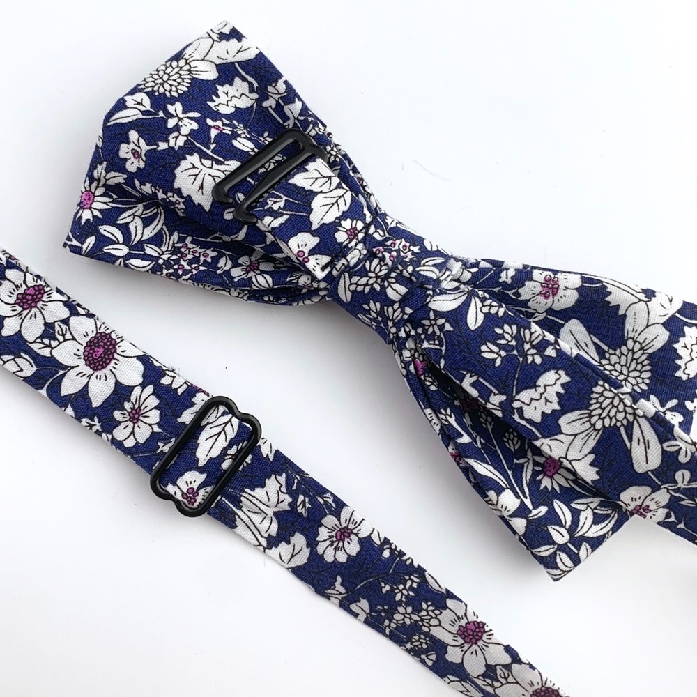 Men’s Midnight Blue Retro Floral Bow Tie - Picture 2 of 2